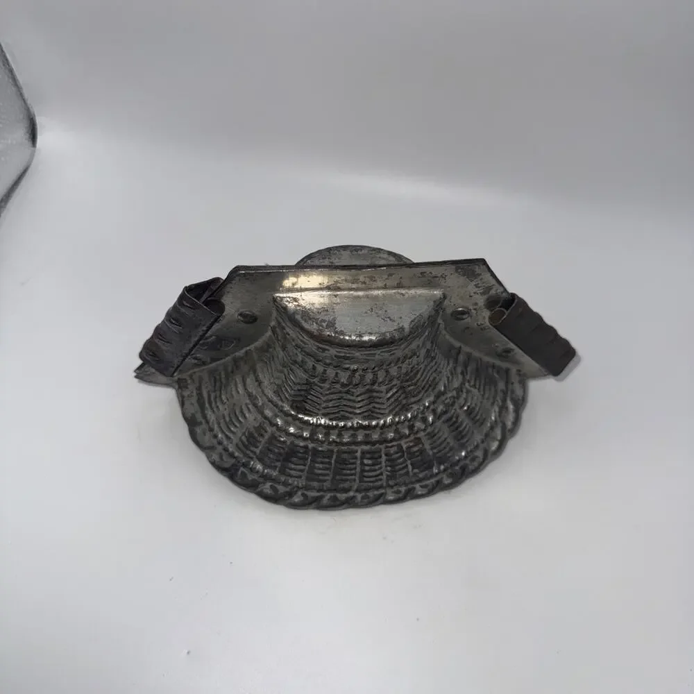 Vintage Easter Basket Chocolate Mold #7066 Metal Tin Nice Details 5- 3/4 